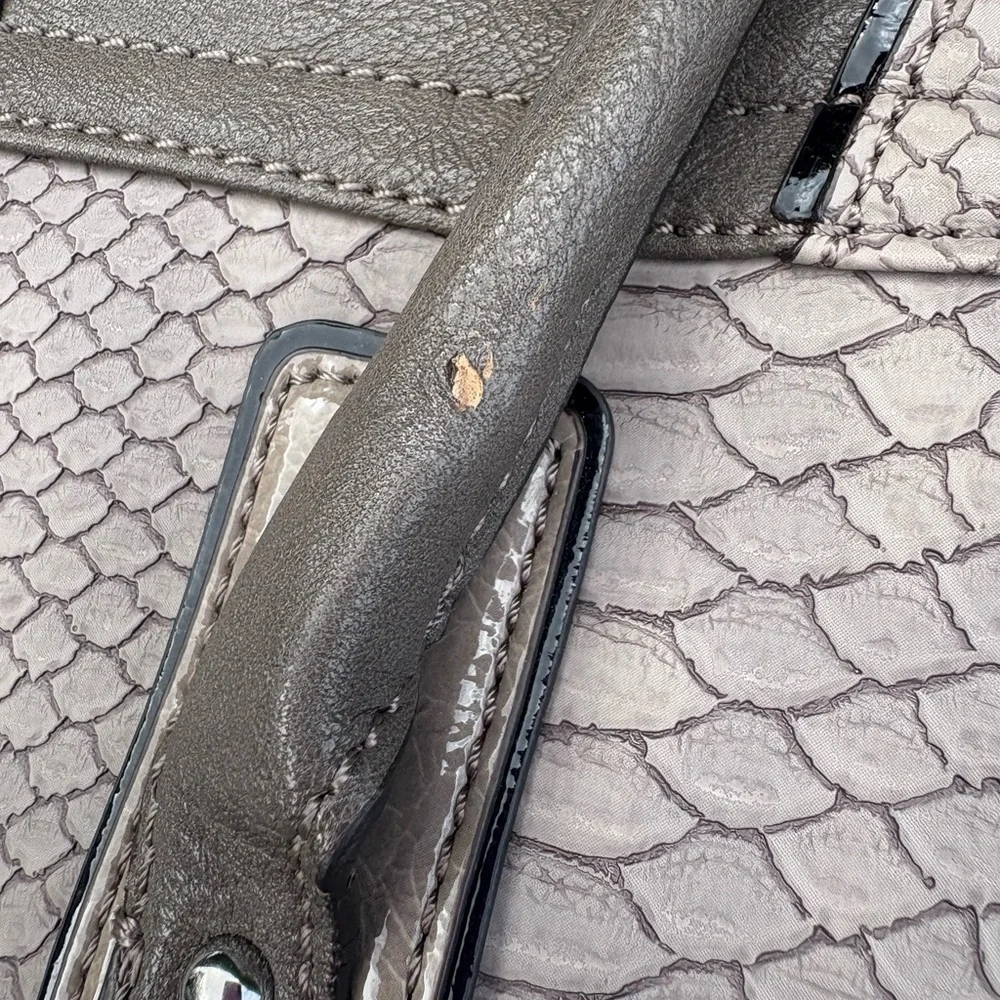 GUESS Gray Snakeskin Embossed Satchel Handbag | Silver Hardware | Floral Lining - Picture 5 of 9